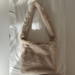 Fluffy shoulder tote bag